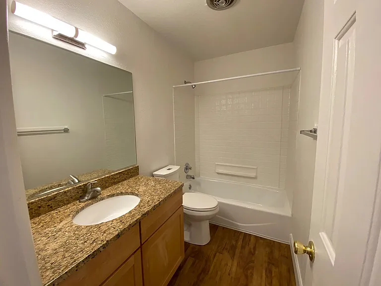 Laguna — Photo 23