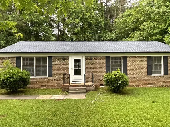 5813 Wintergreen Dr, Raleigh, NC 27609