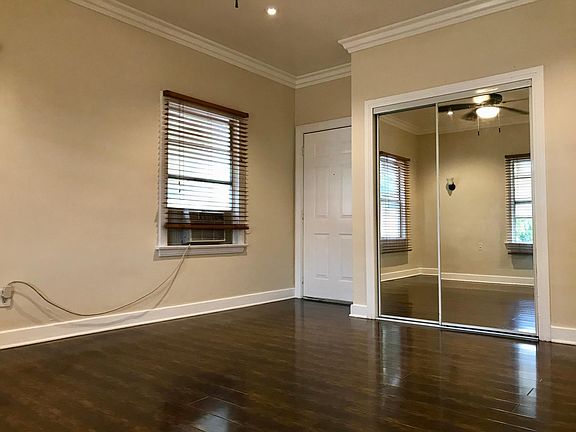 5th image of 535 N Alexandria Ave APT 207