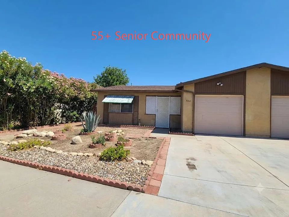 664 Corona St