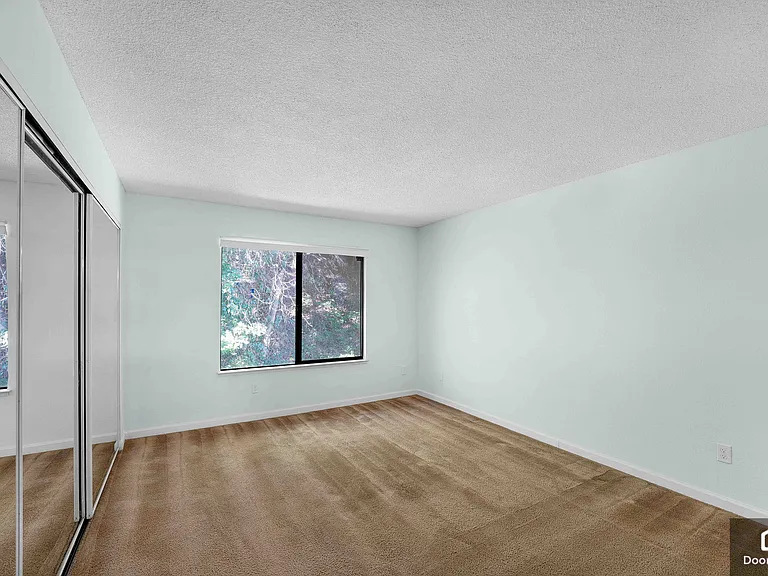 1504 Chelsea — Photo 15