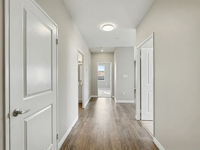 660 Garibaldi Ave — Photo 36