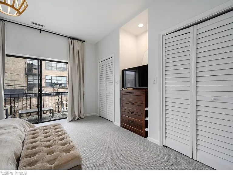 1751 W Division St #2E — Photo 15