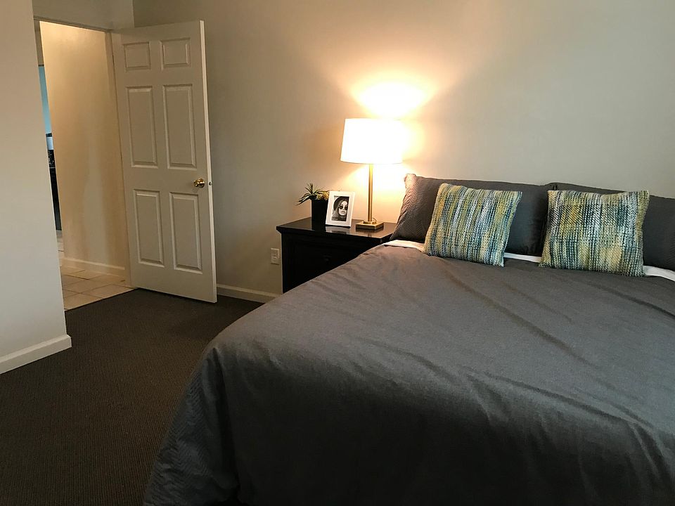 2nd image of 605 Wildflower Dr