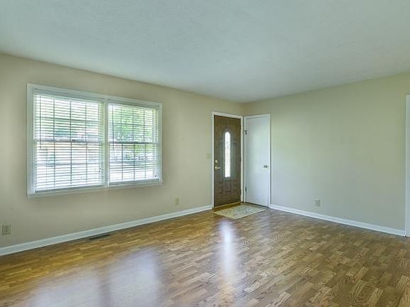 5th image of 3608 Deland Dr