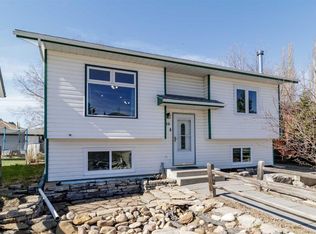 39 E Cedar Cres, Lacombe, AB T4L 1V1