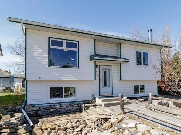 39 E Cedar Cres, Lacombe, AB T4L 1V1