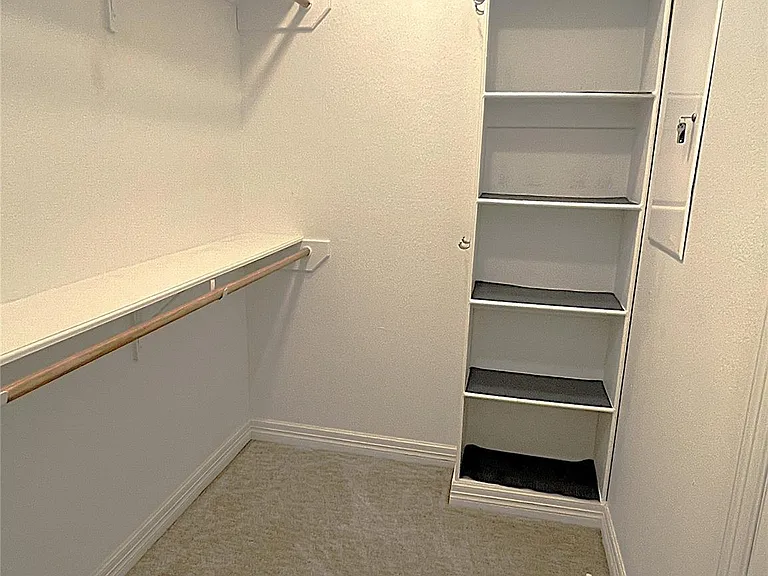 9723 Highland Pointe Dr — Photo 16