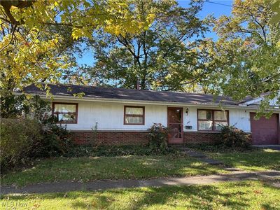 1887 Homewood Dr, Lorain, OH, 44055