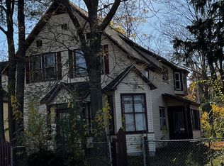 1253 3rd St, Muskegon, MI 49441