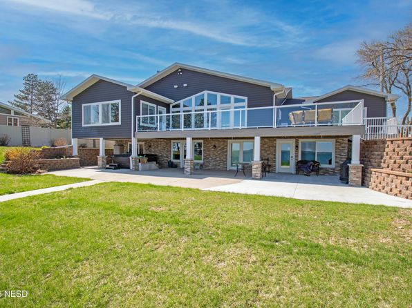 620 N Lake Dr, Watertown, SD 57201
