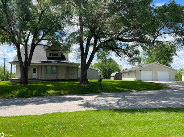 703 Benton Ave W, Albia, IA 52531