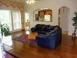 4th image of 226 Sutherland Ln