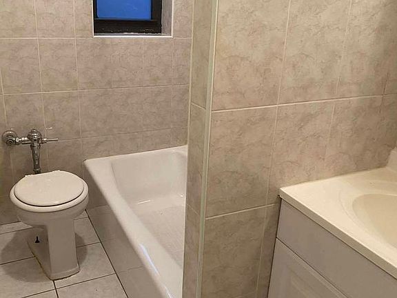 5th image of 217 E 86th St APT 3B