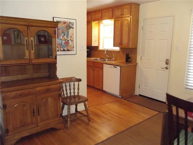 2217 Glenwood Ln — Photo 10