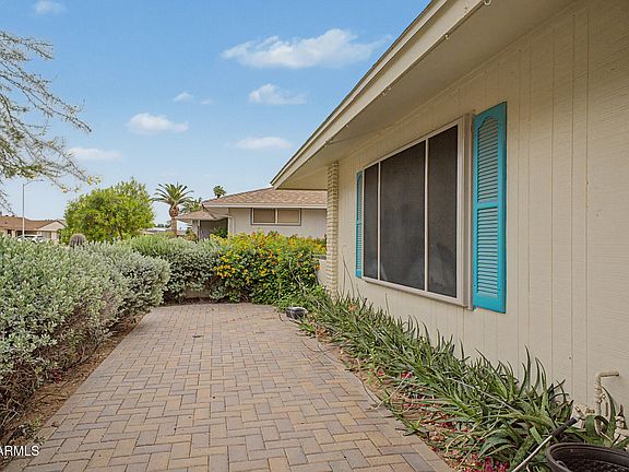 3rd image of 10505 W CAMEO Drive