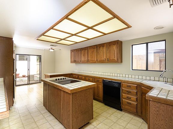 4th image of 2624 30th St