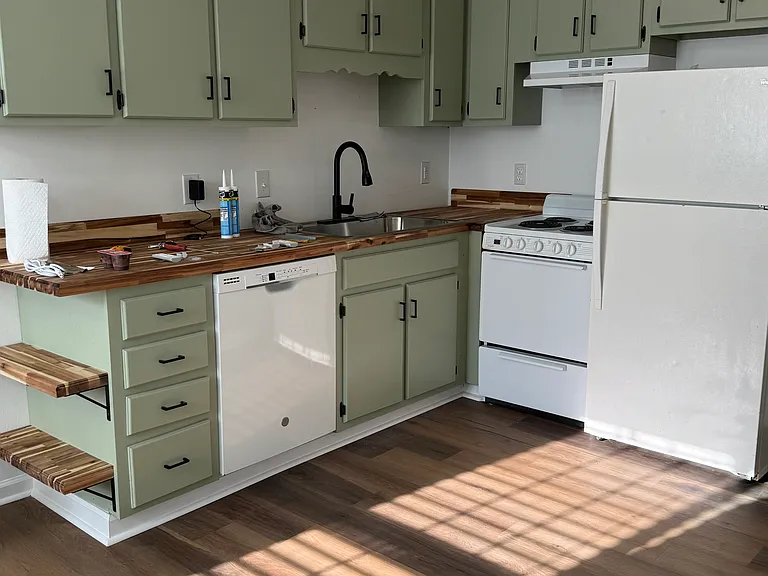 120 Daphne Ln — Photo 2