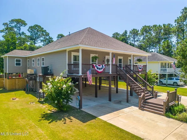 110 Birch Dr, Pass Christian, MS 39571