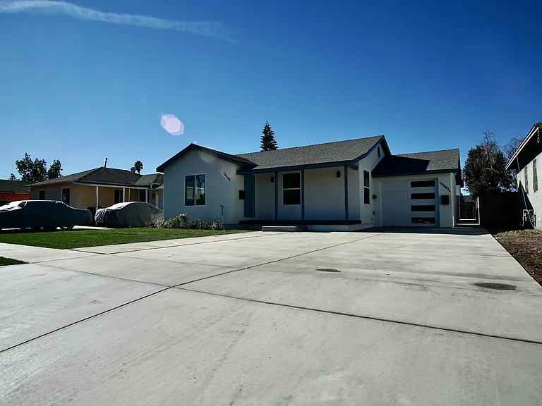 14003 McNab Ave — Photo 1