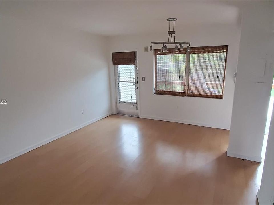 1st image of 1500 NE 127th St APT 205