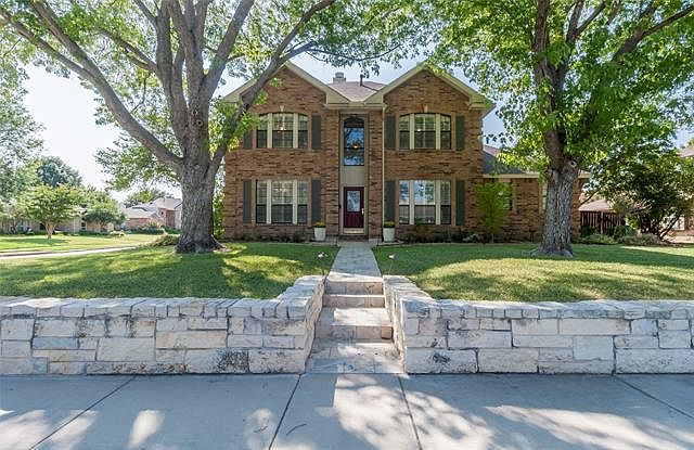 1st image of 213 Whispering Hills Dr