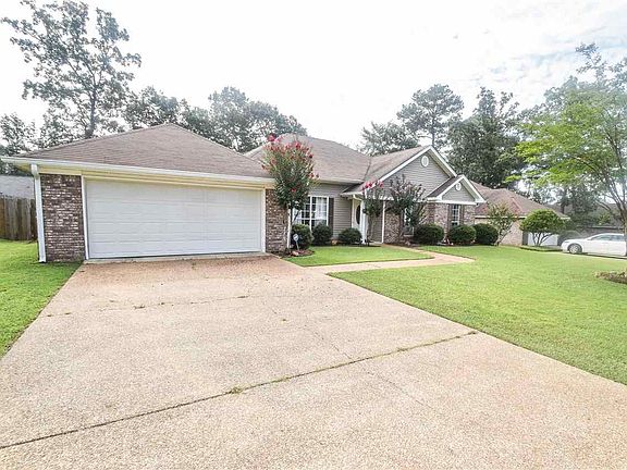2nd image of 807 Bent Oak Dr