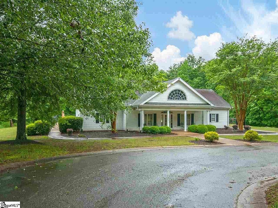2nd image of 100 Hornbuckle Dr