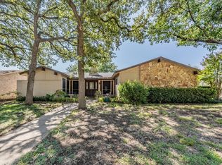 3000 White Oak Ln, Bedford, TX 76021