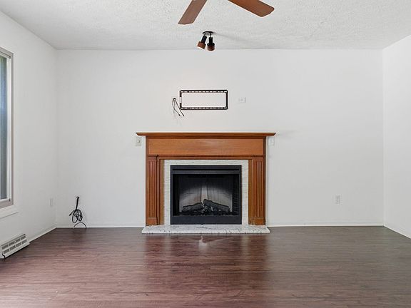 4th image of 7621 Pickett Ln #2