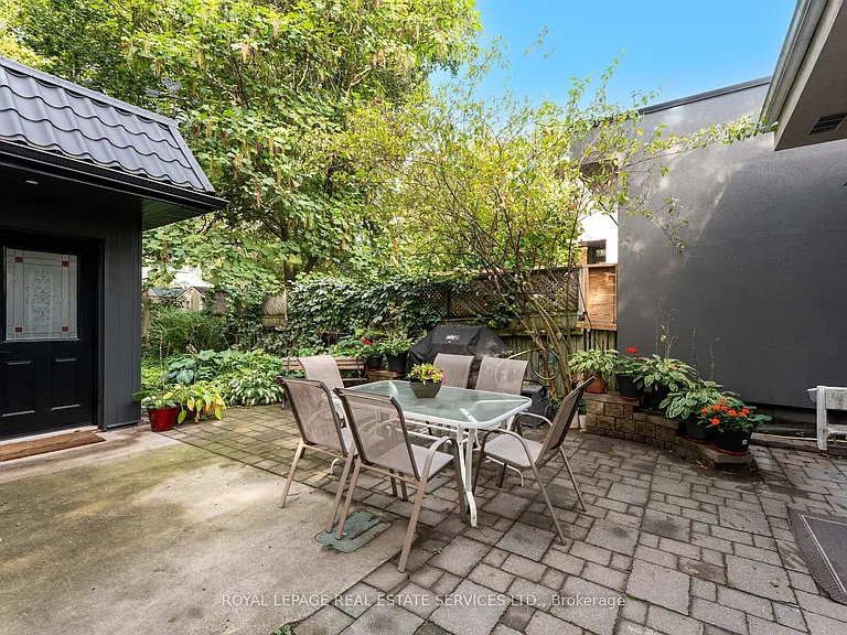 24 Mann Ave — Photo 41