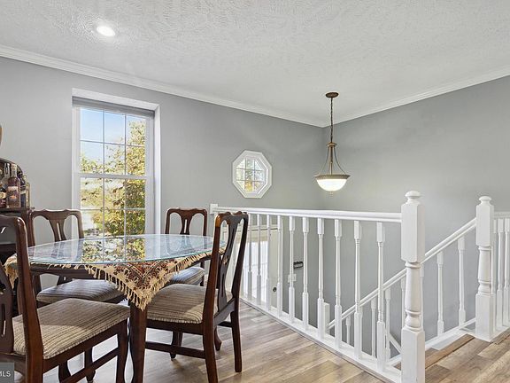3rd image of 1679 Fieldthorn Dr
