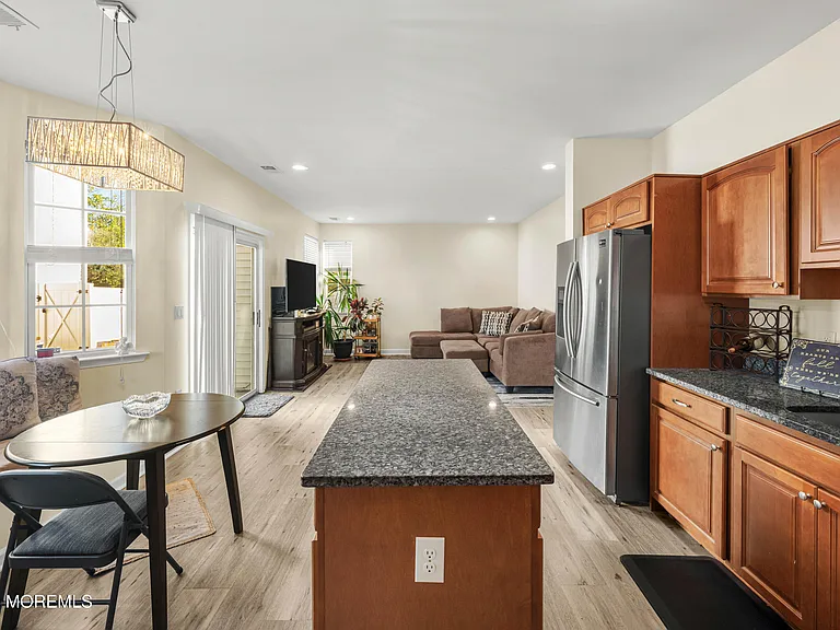 41 Tall Oaks Ct — Photo 18