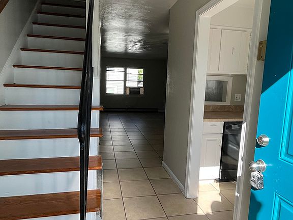 3rd image of 1517 Lexington Ave SW APT 2