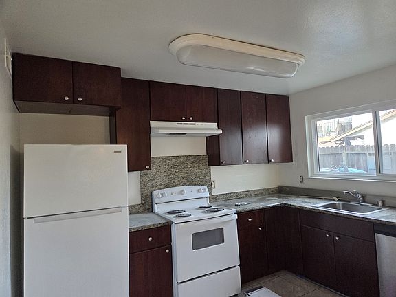 3rd image of 764 Pope Dr APT A