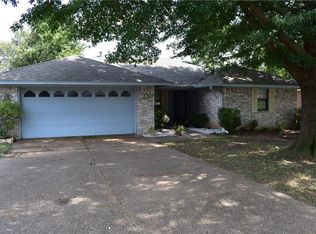 1406 N 25th St, Van Buren, AR 72956