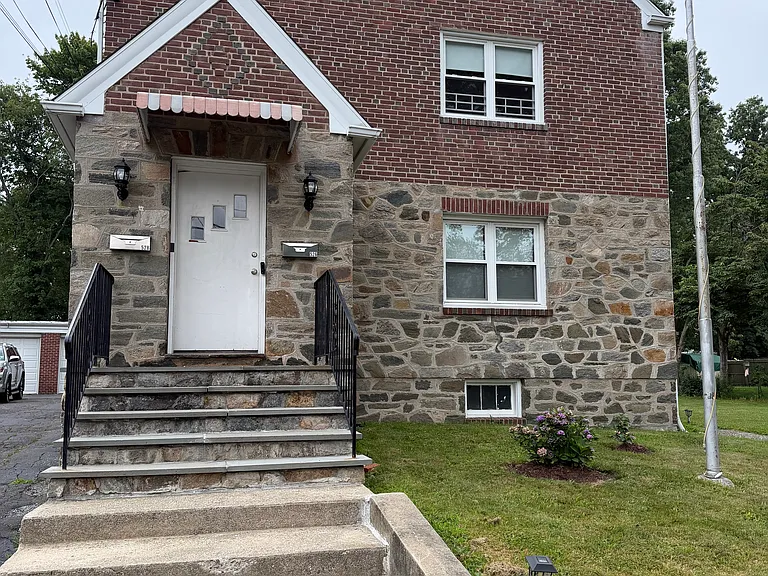 526 Franklin Ave #1 — Photo 15