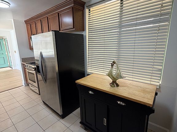 5th image of 1430 Colby Ave Unit 202