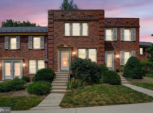 1300 S Barton St UNIT 334, Arlington, VA 22204