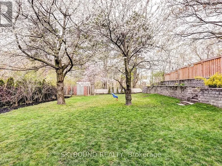 134 Glenwood Cres #LOWER — Photo 12