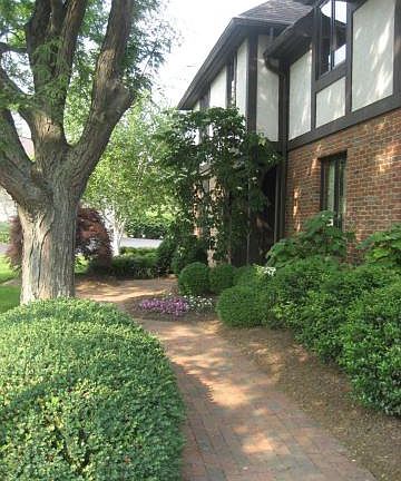 2nd image of 1143 Millcreek Ct