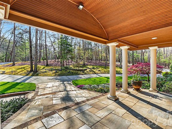 4th image of 2816 Blythe Rd