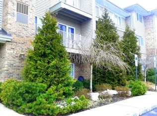 39 Manchester Ct, Kinnelon, NJ 07405