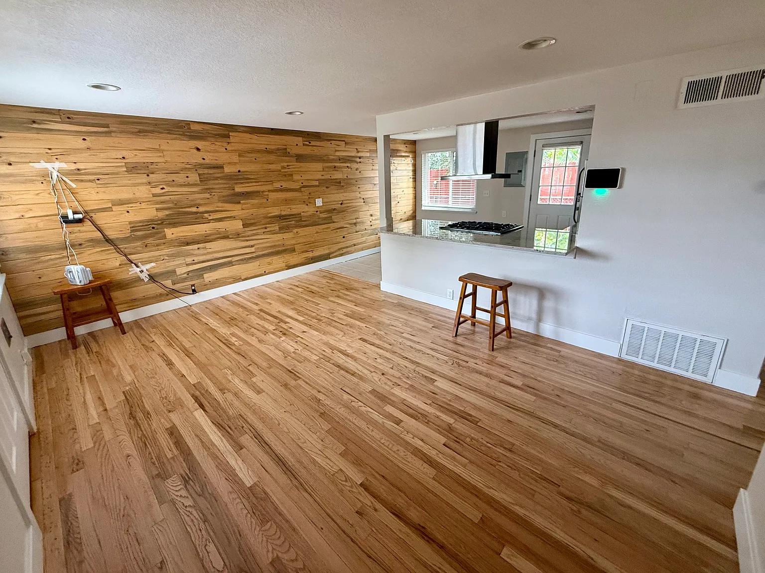 2 bed, 726 sqft, $2,500 — Photo 2