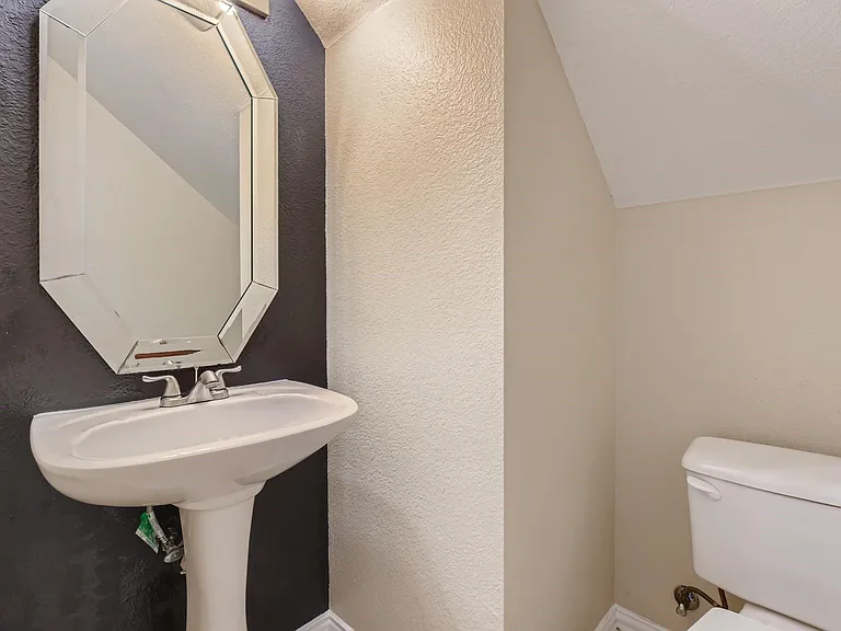 5301 Lily Dr — Photo 24