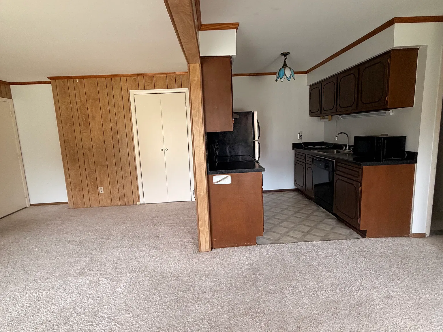 1 bed, 740 sqft, $1,050 — Photo 2