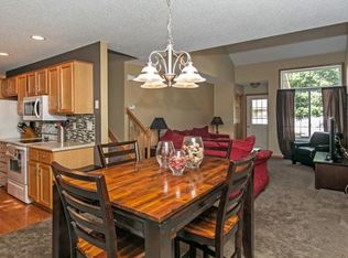 9851 Hamlet Ln S, Cottage Grove, MN 55016