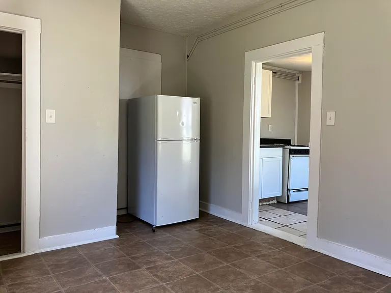 1940 Haynie Dr #6 — Photo 5