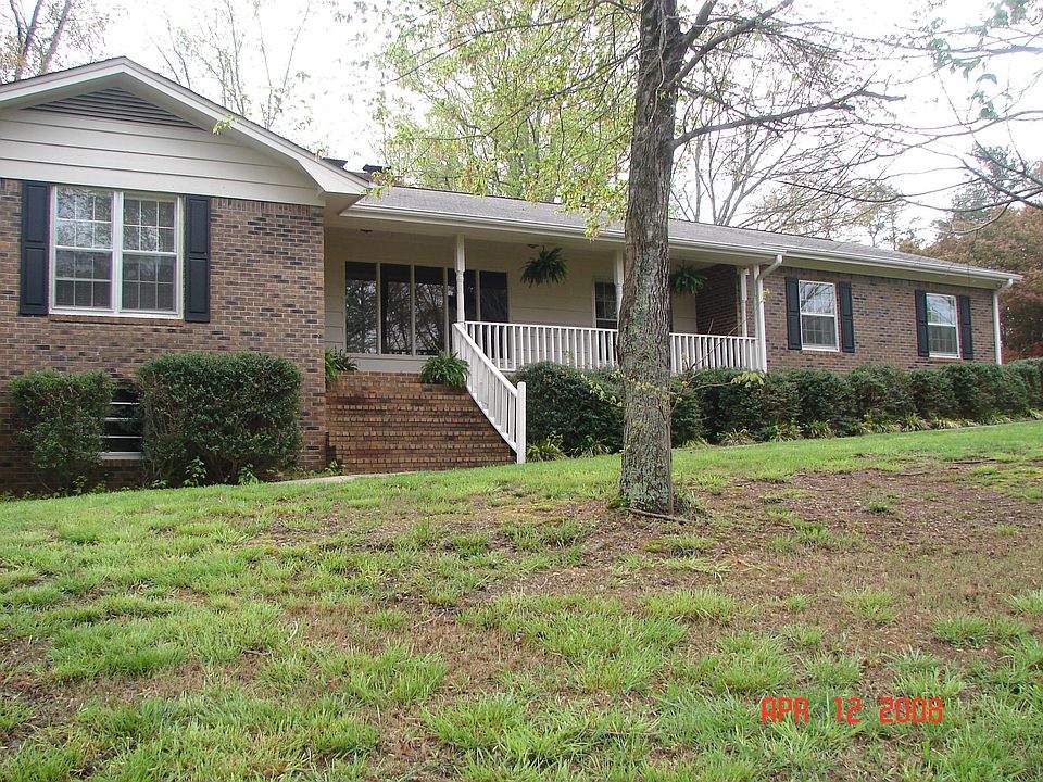four-sided brick ranch