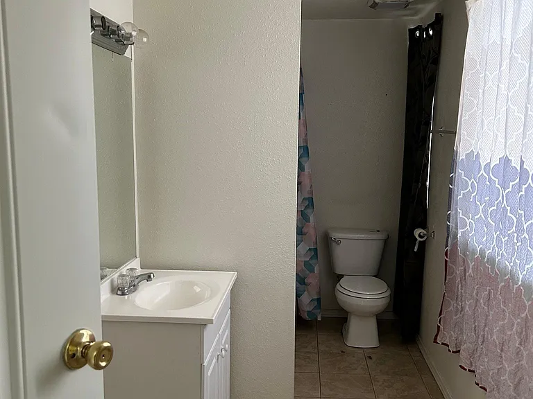 276 Adams St #B — Photo 4